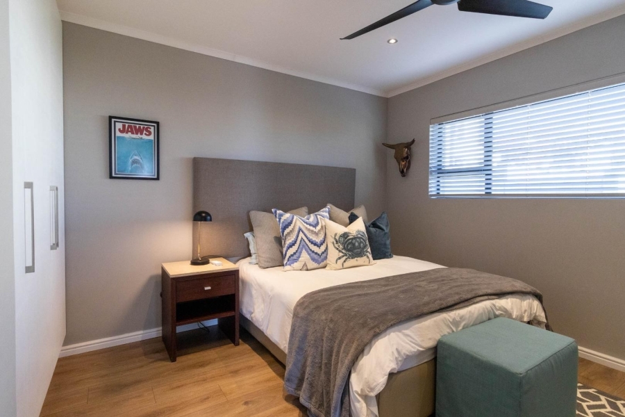 5 Bedroom Property for Sale in De Kelders Western Cape